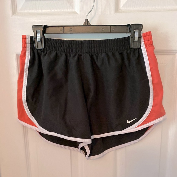 Nike - Picture 1 of 2